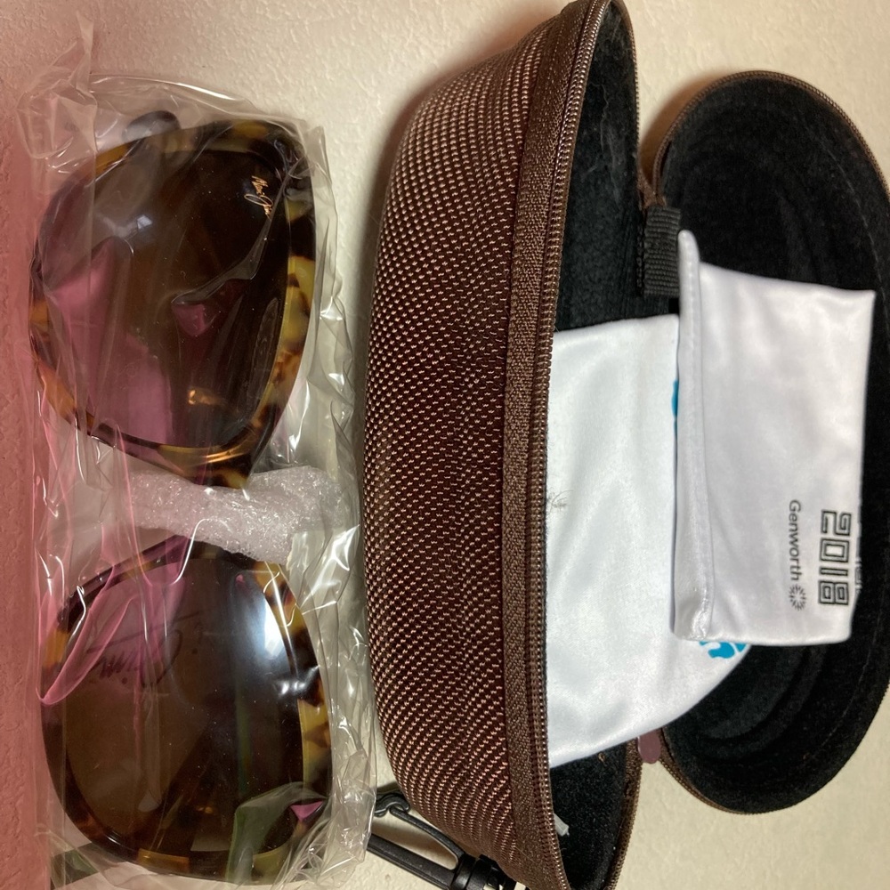 Maui Jim Womans sunglasses